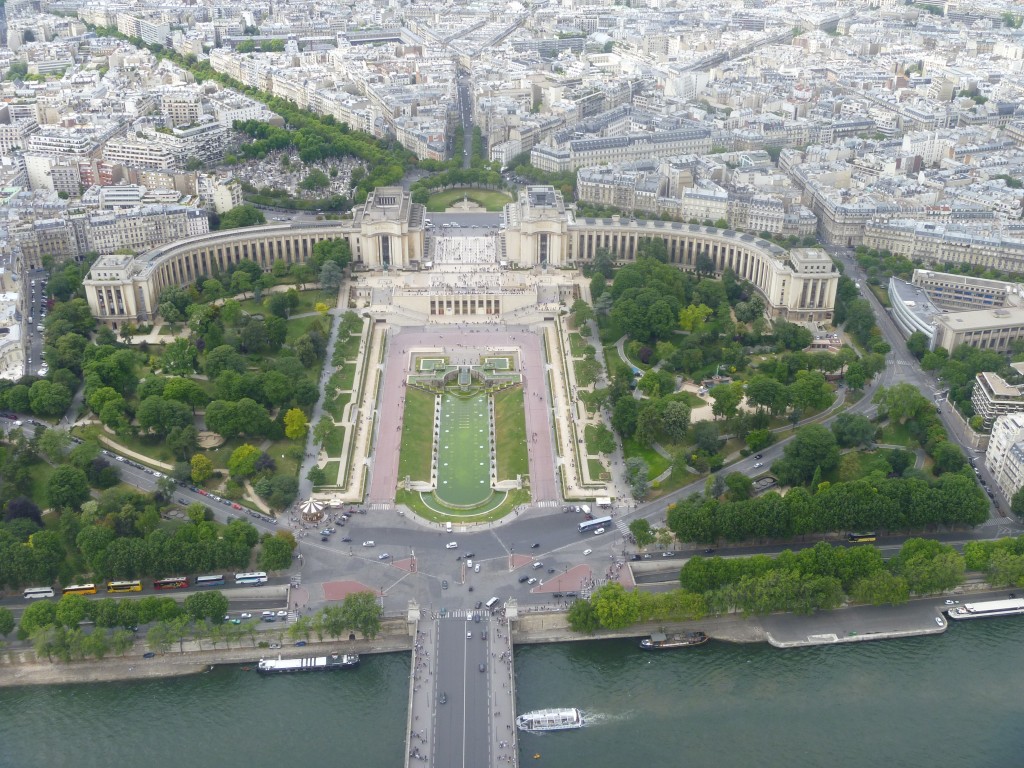 Eiffel Tower view overlooking Trocadero