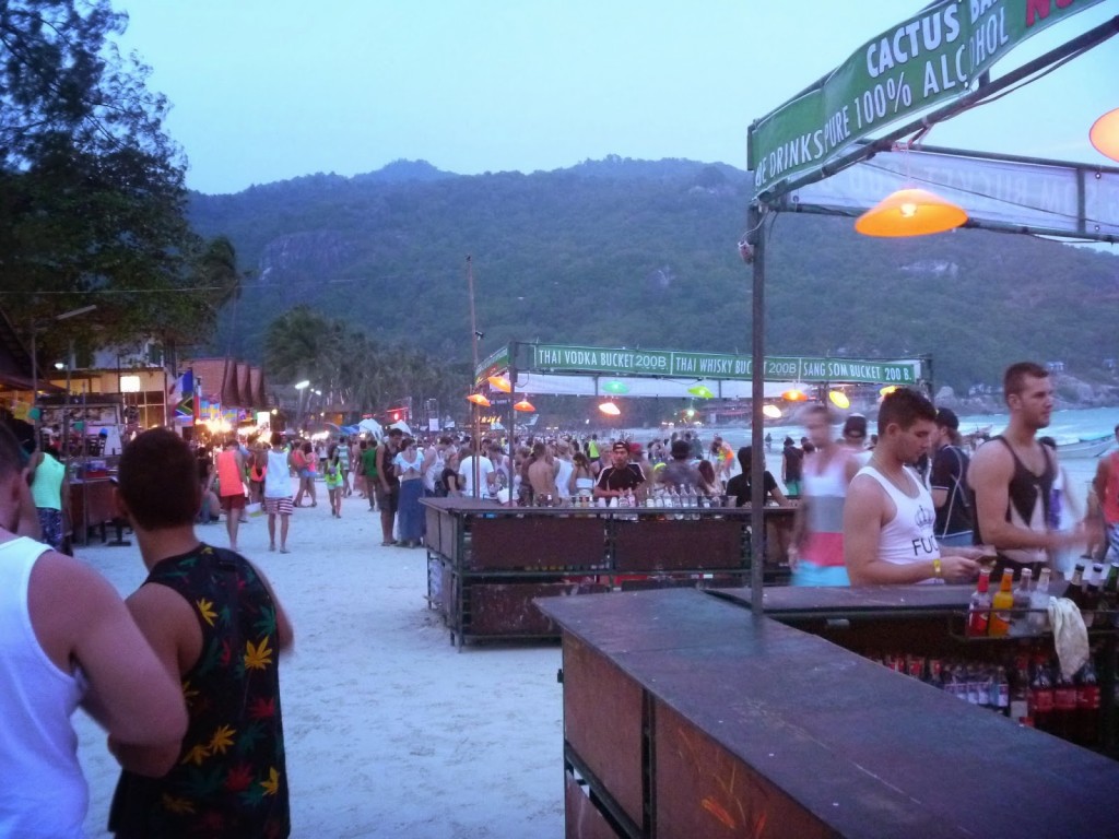 Koh Phangan beach - the night is just beginning